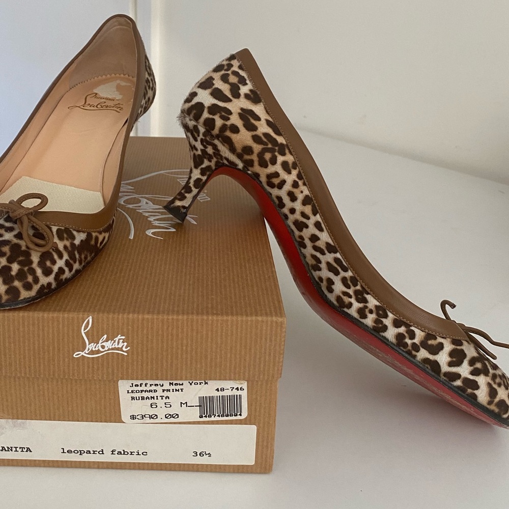 CHRISTIAN LOUBOUTIN PUMP SHOES, Size 6.5